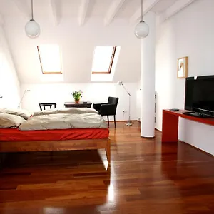 apartment-medienhafen.topcolognehotels.com/